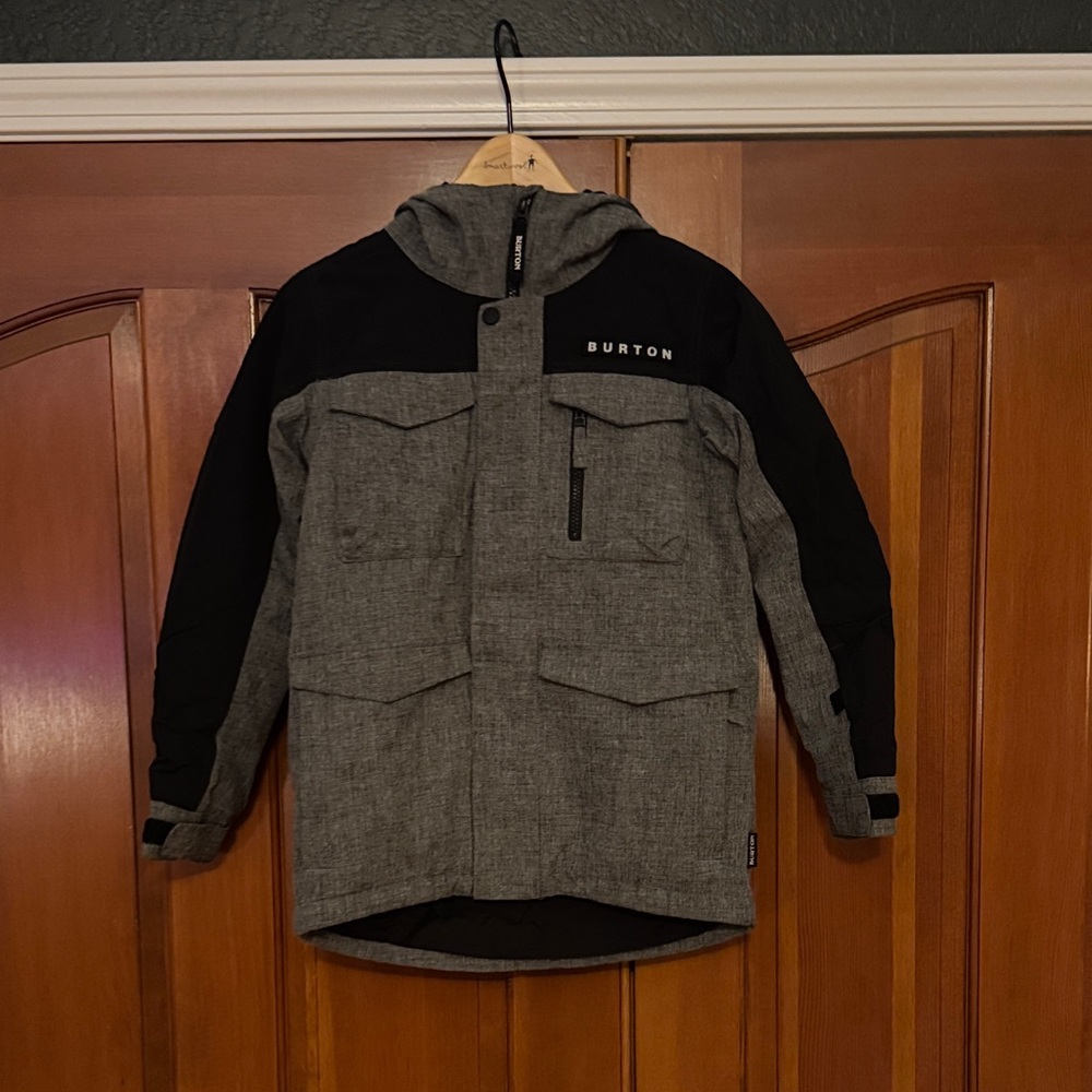Burton Covert Ski snowboard jacket - small (8) great condition